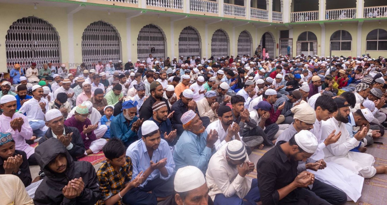 मस्जिद र इदगाहमा सामूहिक नमाजसहित मनाइयो बकर इद