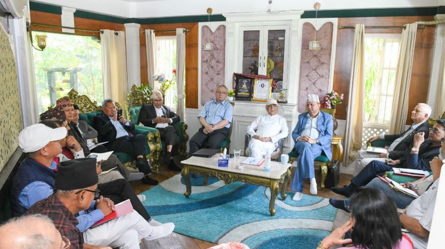 मालेमा निर्णायक भिडन्त : ओलीलाई ‘मार्गप्रशस्त’ गर्न पदाधिकारीको दबाब