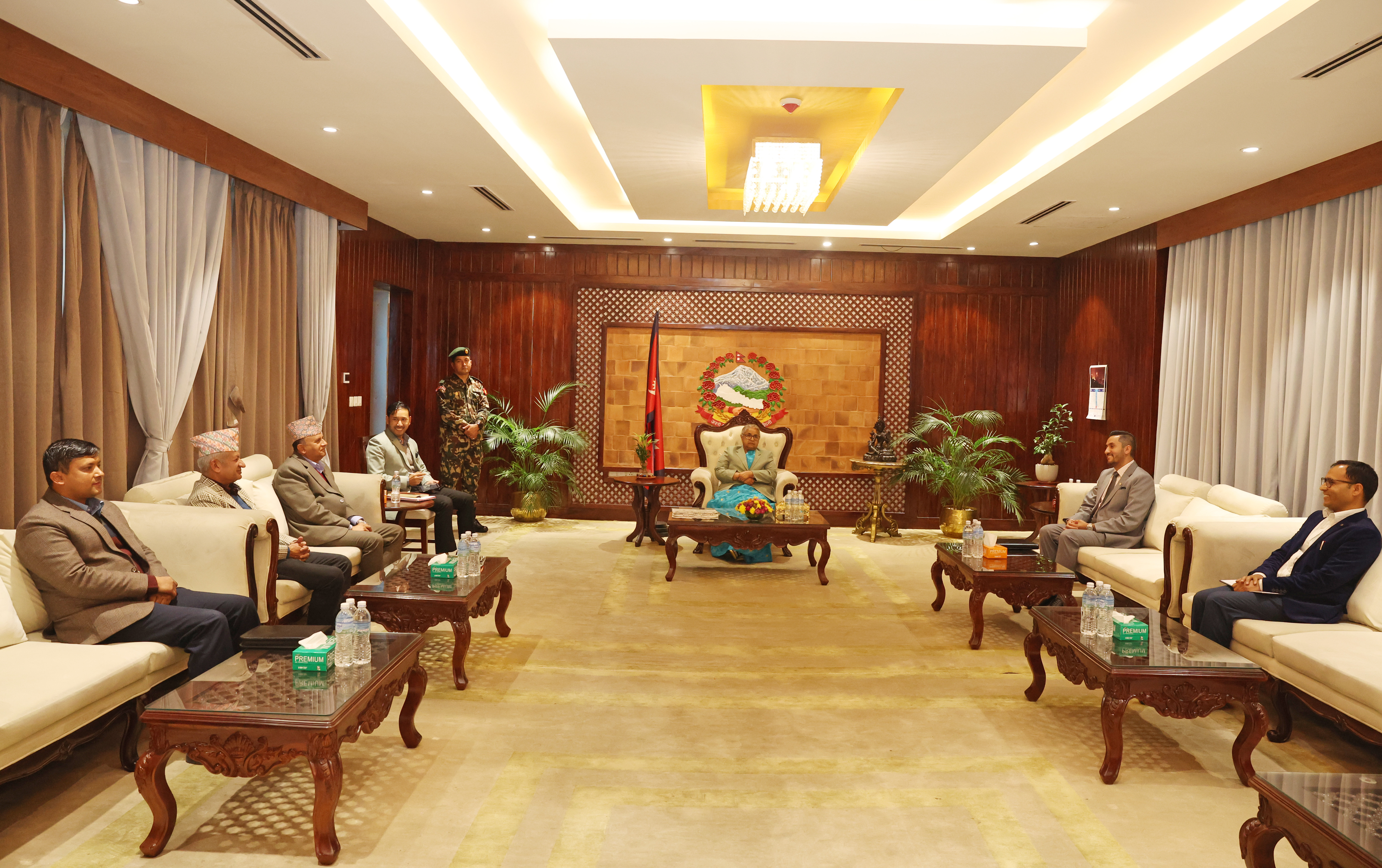 सरकार र एमालेबीच द्विपक्षीय संवाद