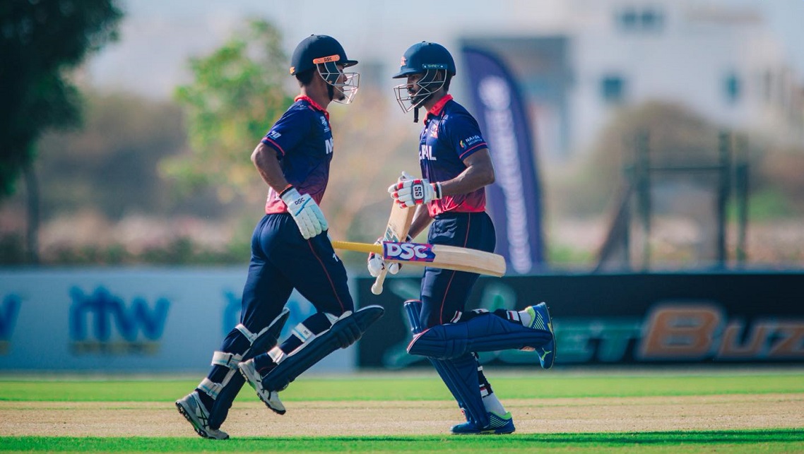 विश्वकप छनोट : आसिफको अर्धशतकमा यूएईविरुद्ध १४१ रनको लक्ष्य